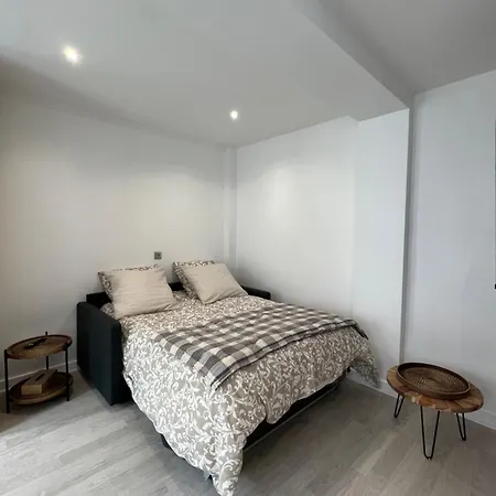 - Spacious And Well Equipped * Viroflay